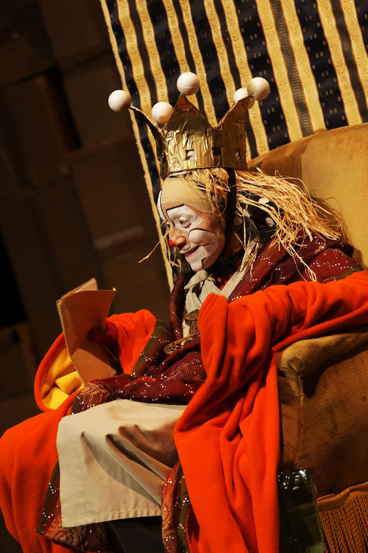 &copy; Christophe Raynaud de Lage / Arletti dans "Les Clowns", texte et mise en scène de François Cervantes, avec Dominique Chevallier, Bonaventure Gacon et Catherine Germain